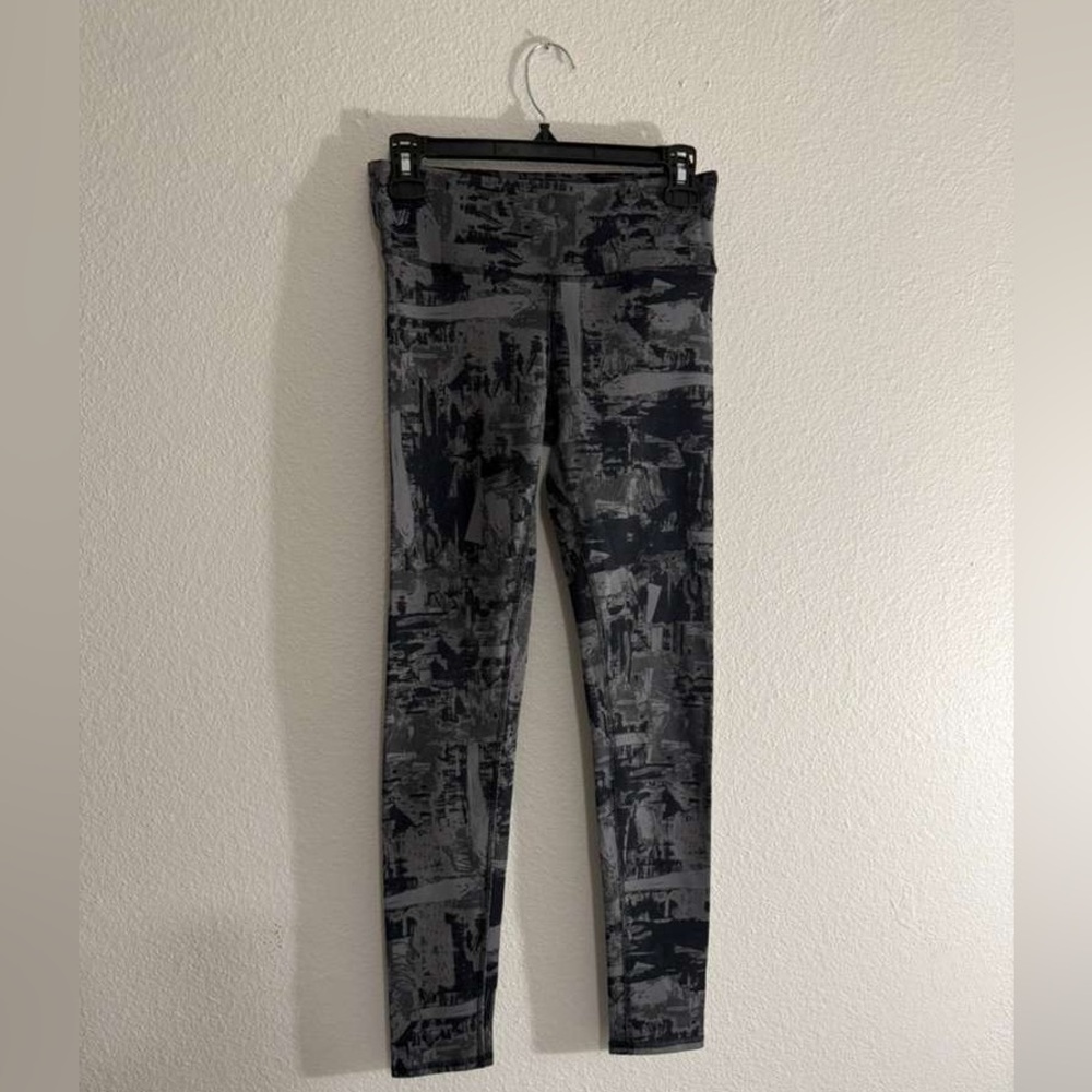 ALO Yoga Charcoal and Black Abstract Jeggings